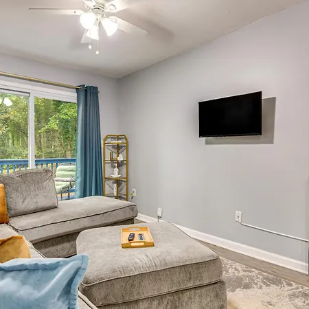 Minutes To Hospitals Atlanta Home With Deck And Grill